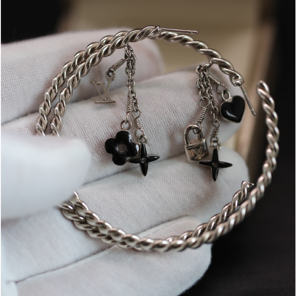 Louis Vuitton Hoops